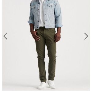 105 Slim Taper Sateen Stretch Jean